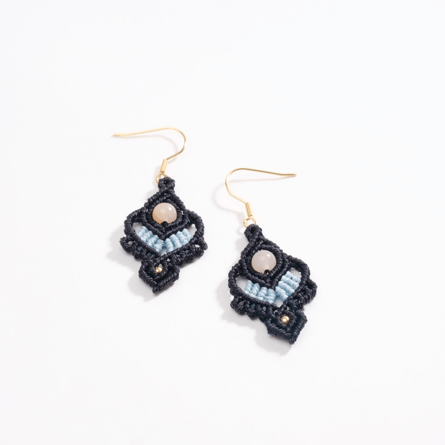Boucles d’oreille en micro-macramé aventurine rose