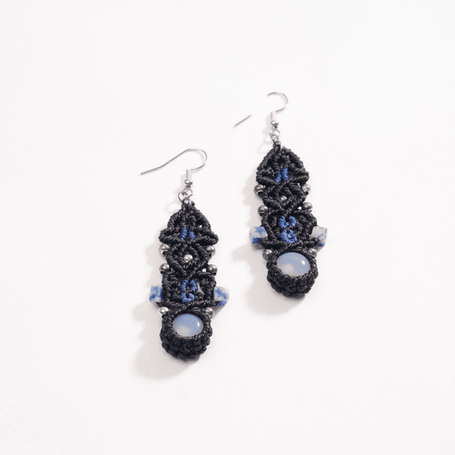 Boucles d’oreille en micro-macramé agate grise et jaspe bleu