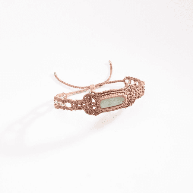 Bracelet Aquamarine Bleue et Perles Argentées – Élégance Marine en Micro-Macramé
